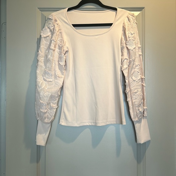 Klousilover Top - Picture 2 of 3